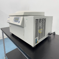 Eppendorf 5810R Refrigerated Centrifuge image 1